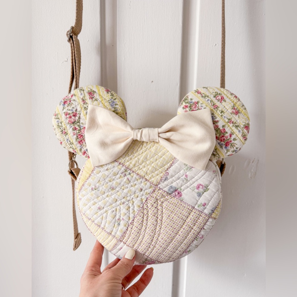 Handmade 🧵 🪡 Upcycled Quilt Mouse Adjustable Shoulder Bag